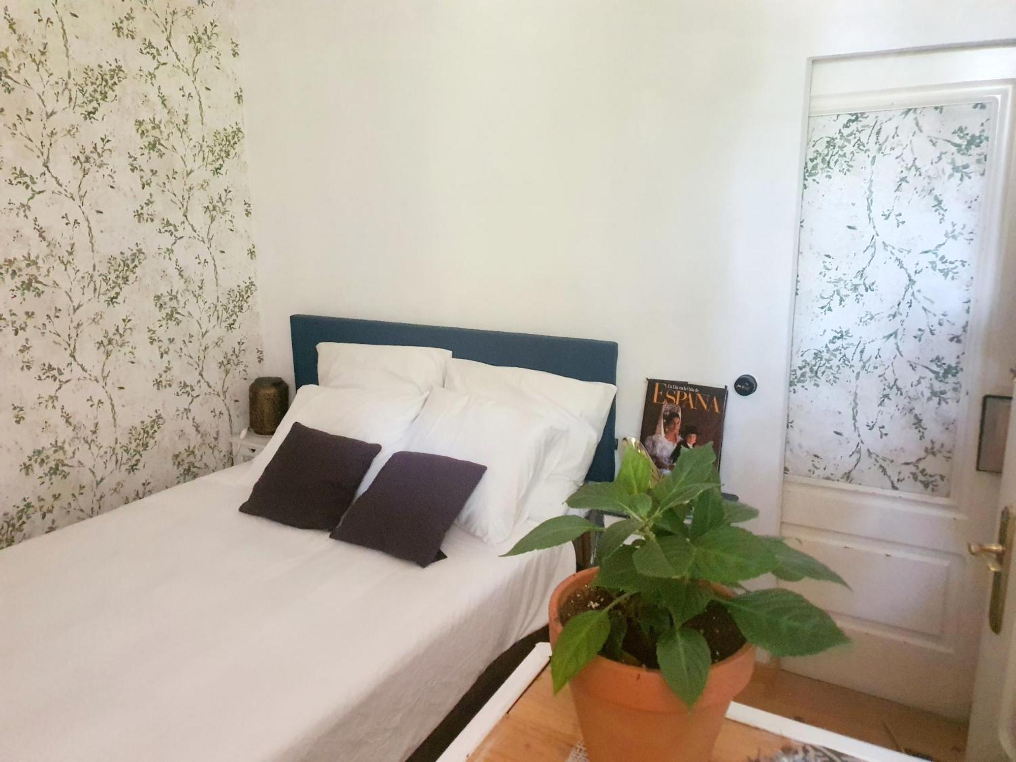 Libros Y Plantas A 5 Minutos Del Centro En Bus Apartment Madrid Exterior photo